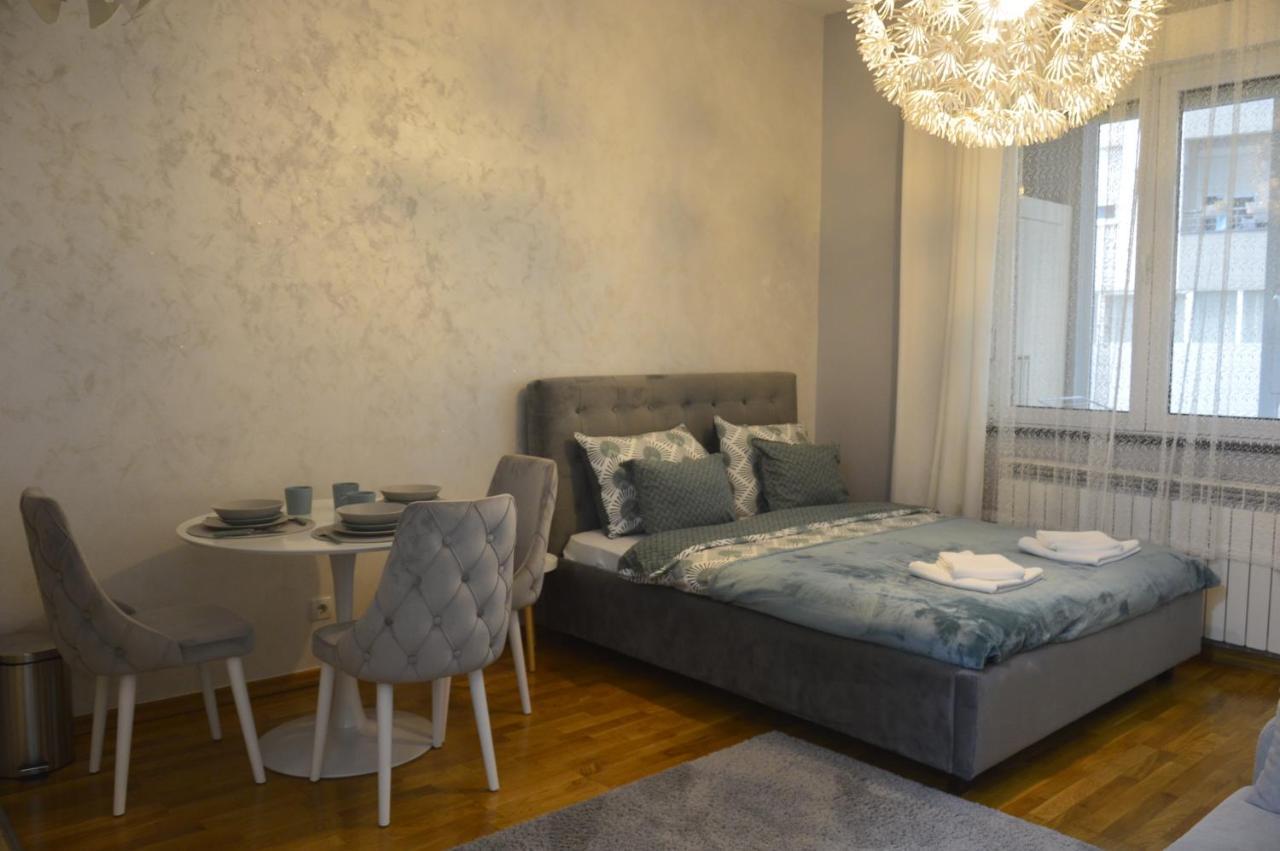 Apartament Teodora Lux Apartman Free Privat Parking Nowy Sad Zewnętrze zdjęcie